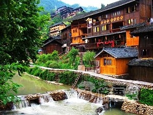 貴陽 観光 黄果樹瀑布 ミャオ族 西江 を巡る 旅行 ツアー